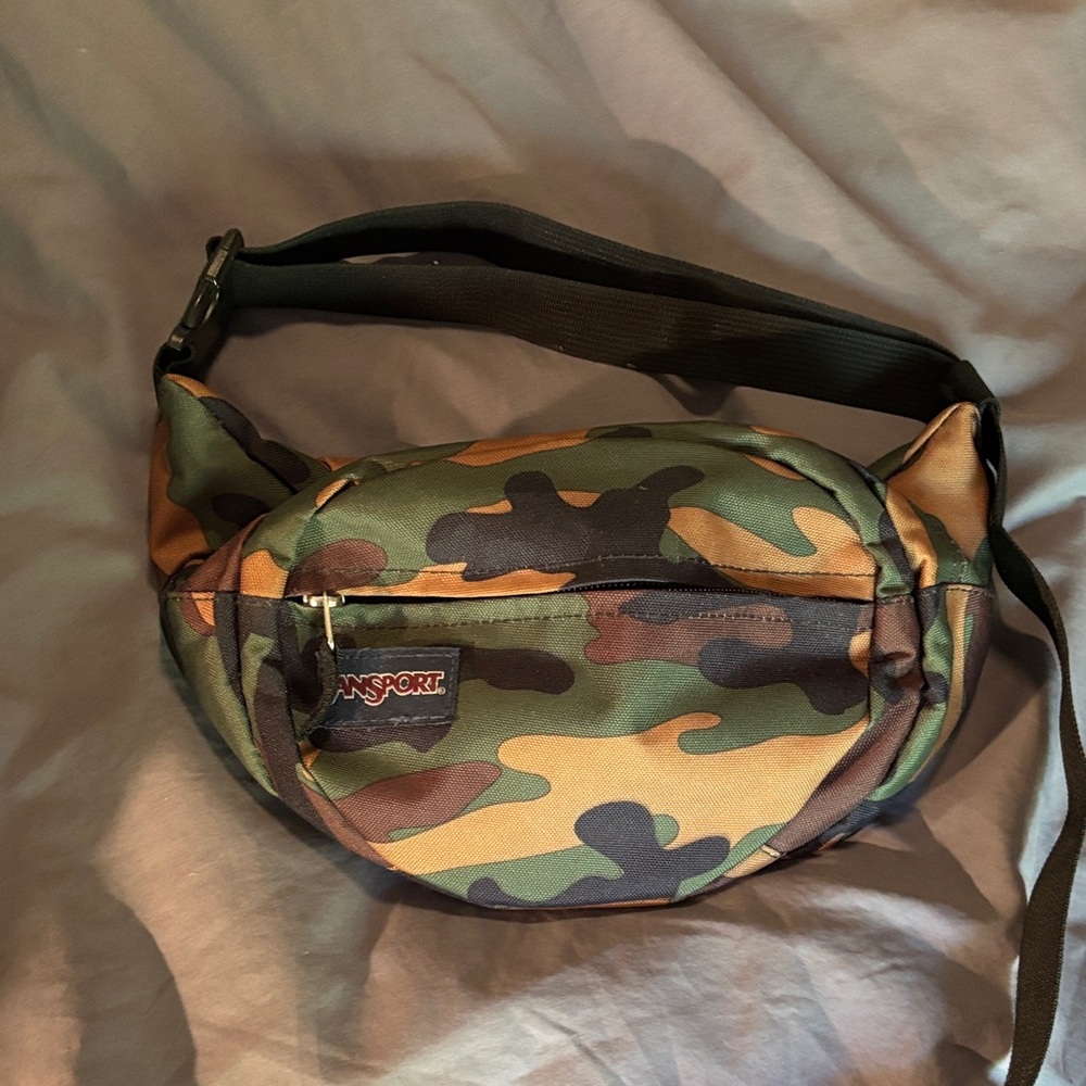 Jansport Green and Brown Camo Belt Bag